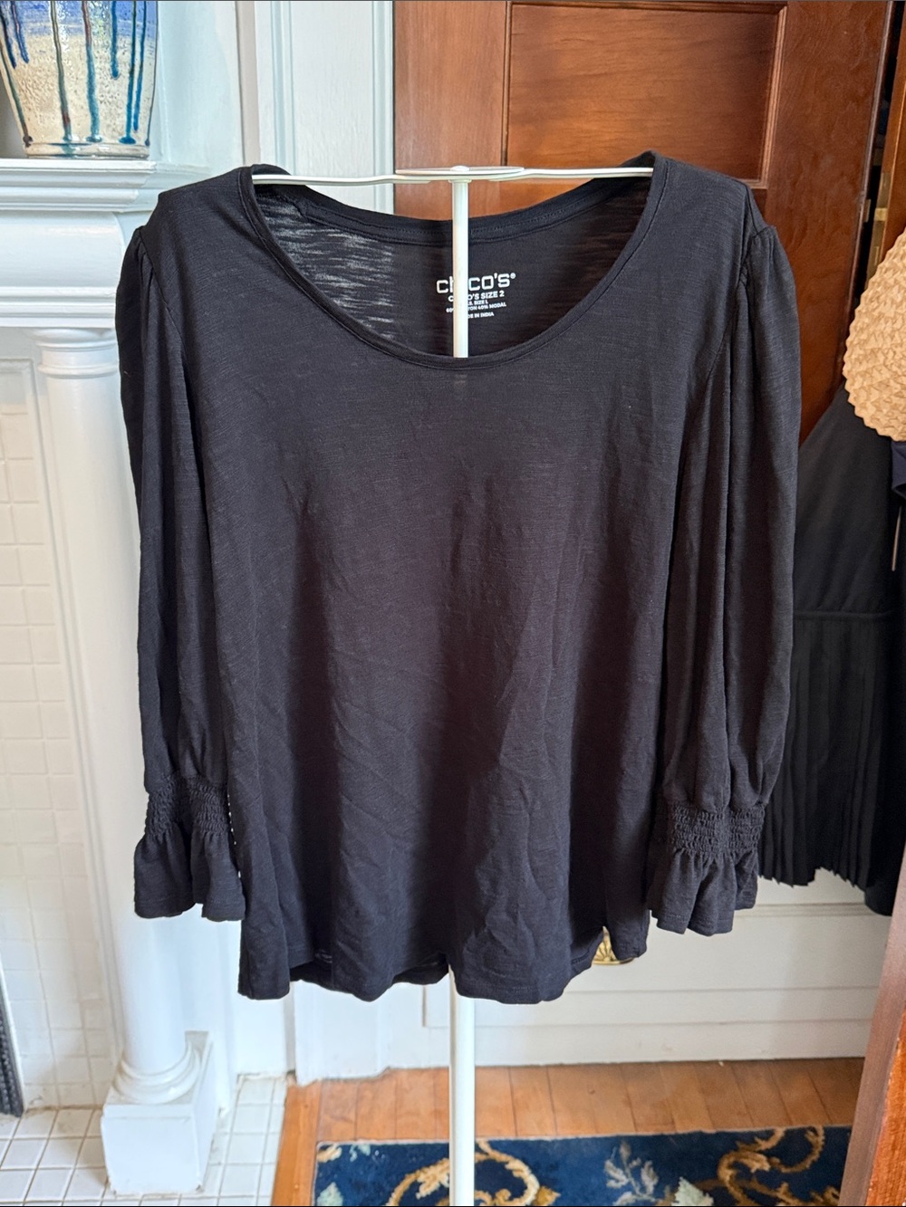 Chico's Black 3/4 -Sleeve Scoop Neck Top w/ Ruffled Smocked Cuffs- worn about 3x